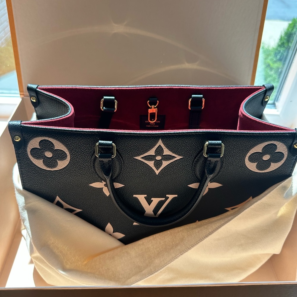 Louis Vuitton OnTheGo MM